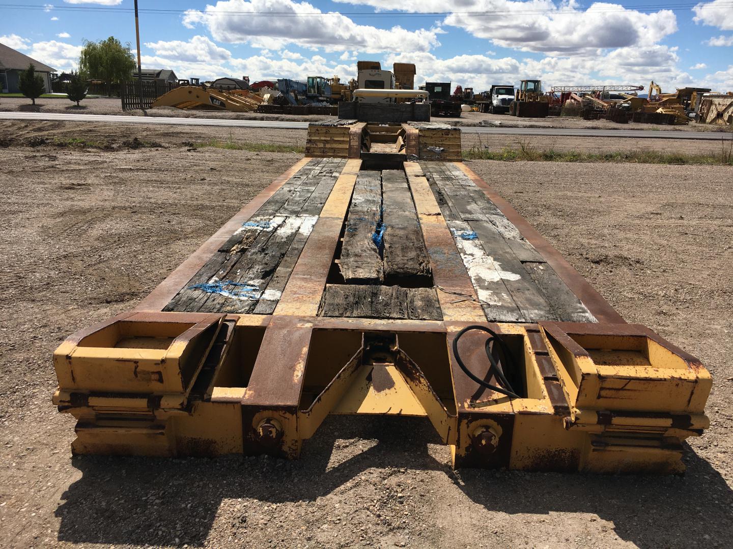 ./imagenes/INVOICE/2019/17190/LOW BOY TRAIL KING TK120HD6-523 (23).JPG